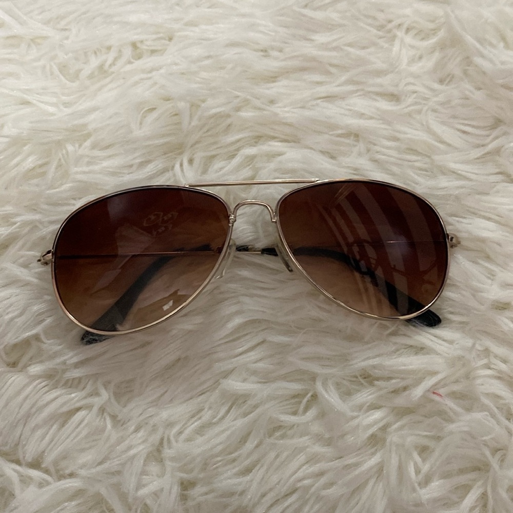 Aviator Style Sunglasses
